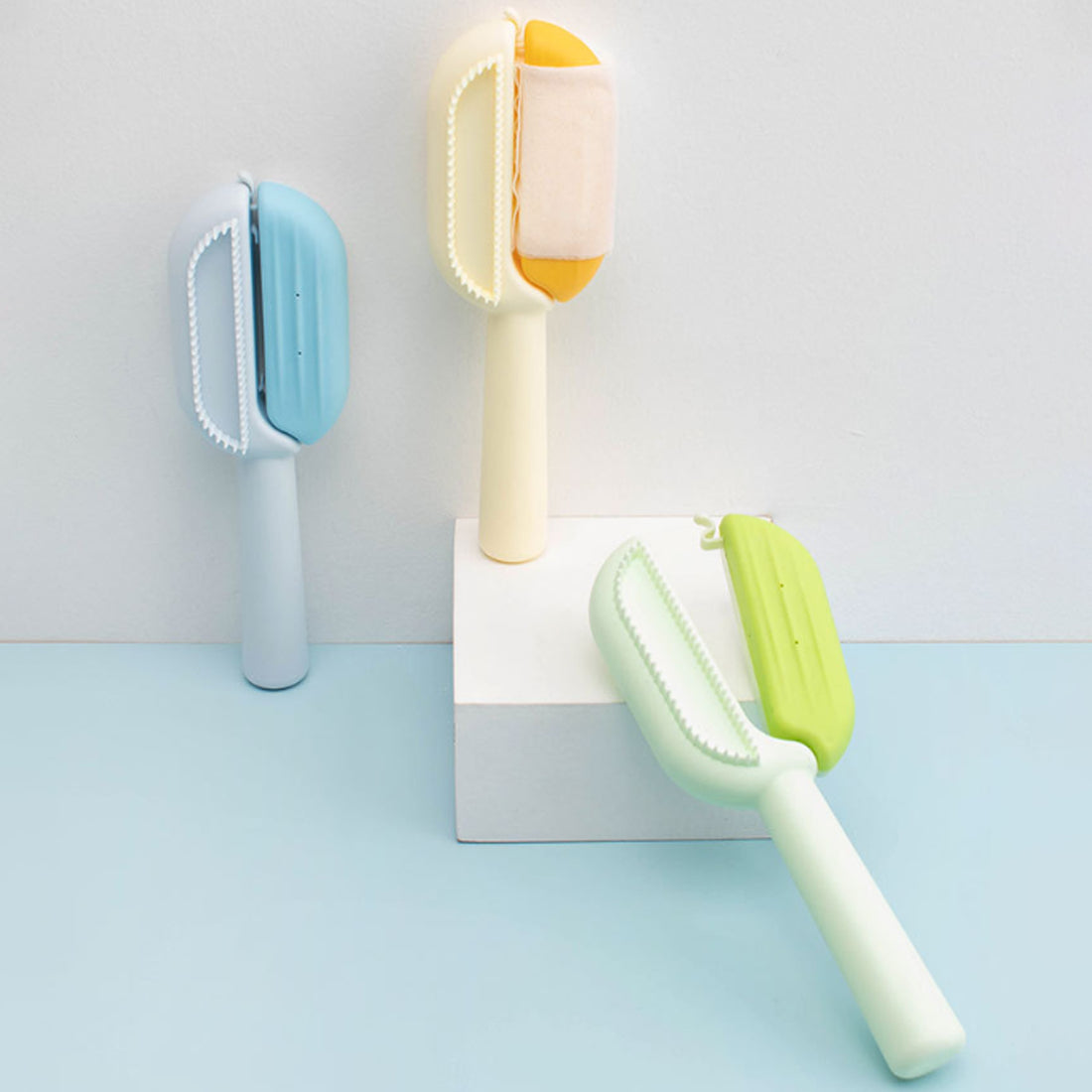 Pet Comb With Water Tank Hair Removal Grooming Brush